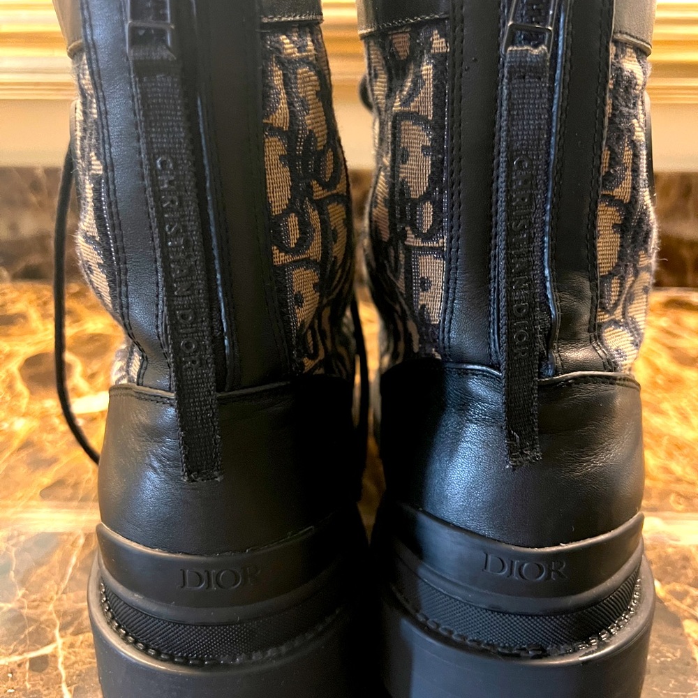 DIOR EXPLORER ANKLE BOOT BEIGE & BLACK MSRP $2100 - Picture 4 of 5